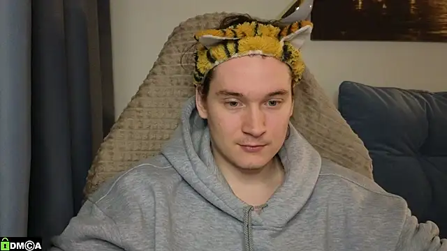 MoreRealAlex online show from April 19, 5:58 pm