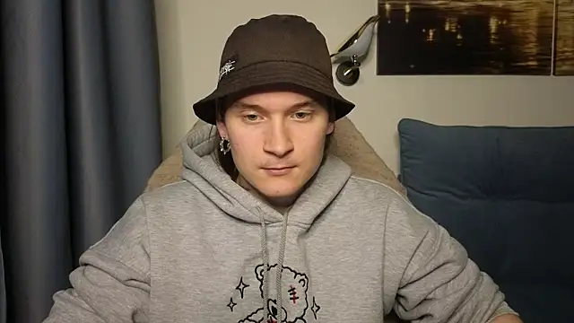 MoreRealAlex online show from May 29, 12:16 am