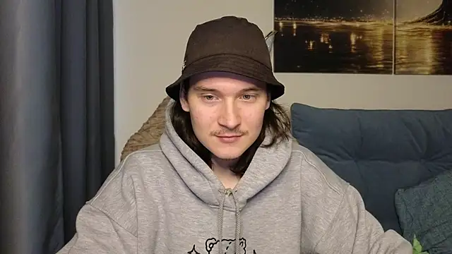 MoreRealAlex online show from May 7, 10:51 am