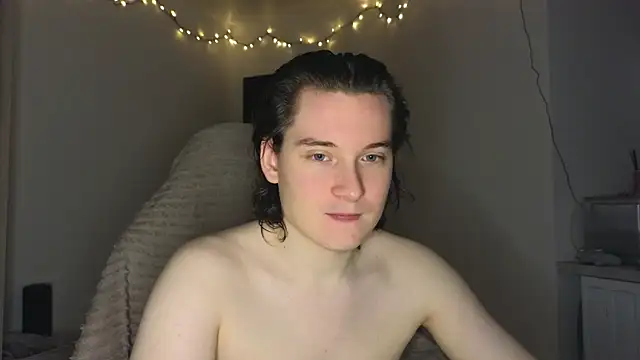 MoreRealAlex online show from December 1, 12:06 pm