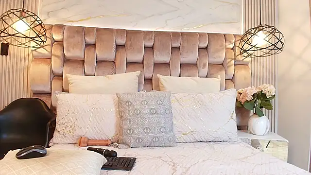 Snapshot of JenSexy_ chatting on December 2, 6:42 pm JenSexy online show from December 2, 6:42 pm