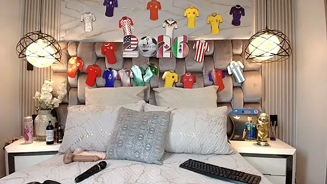 Snapshot of JenSexy_ chatting on July 17, 7:33 pm JenSexy online show from July 17, 7:33 pm