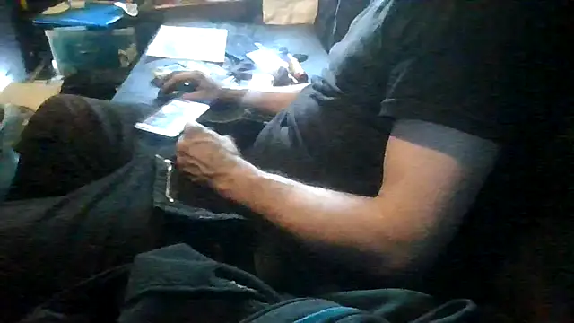 robeaulieu02 online show from March 20, 5:58 pm