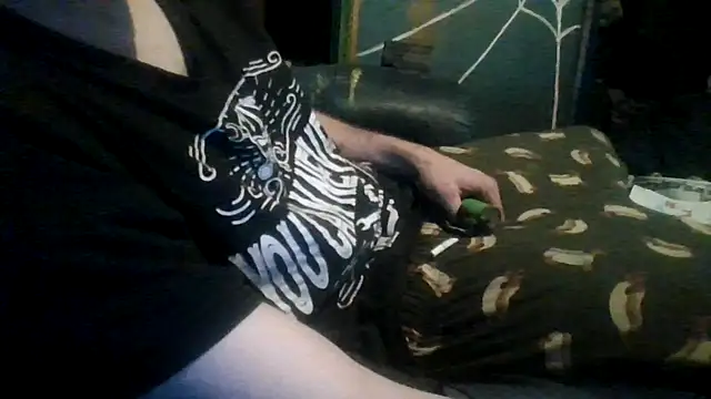 Snapshot of robeaulieu02 chatting on January 18, 9:02 am robeaulieu02 online show from January 18, 9:02 am