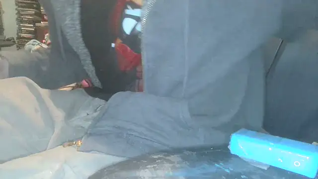 robeaulieu02 online show from October 26, 9:48 pm