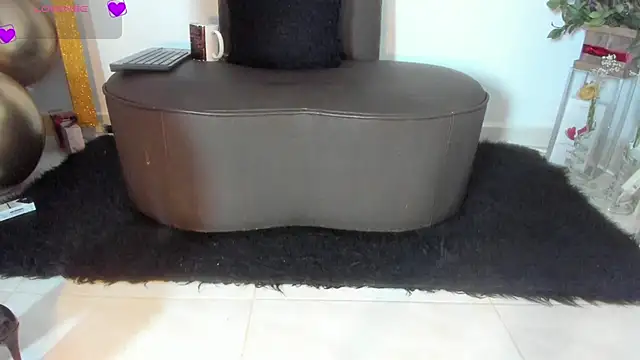 violetmontan online show from December 17, 7:57 am