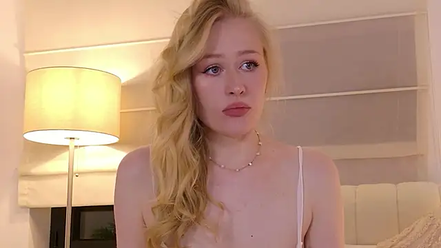 Snapshot of JuliaJaee chatting on July 18, 6:16 pm JuliaJaee online show from July 18, 6:16 pm