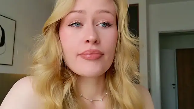 Snapshot of JuliaJaee chatting on July 4, 12:21 pm JuliaJaee online show from July 4, 12:21 pm