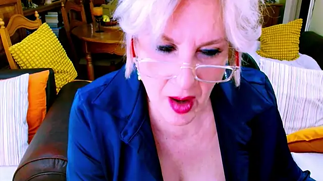 Snapshot of GattonaBiondona chatting on October 4, 8:05 am GattonaBiondona online show from October 4, 8:05 am