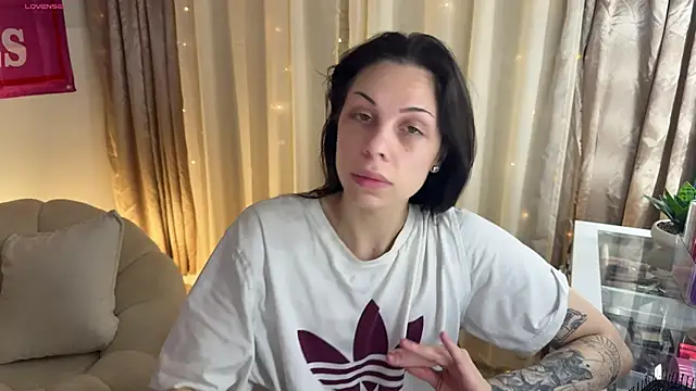 NattyFierros online show from May 26, 8:01 am