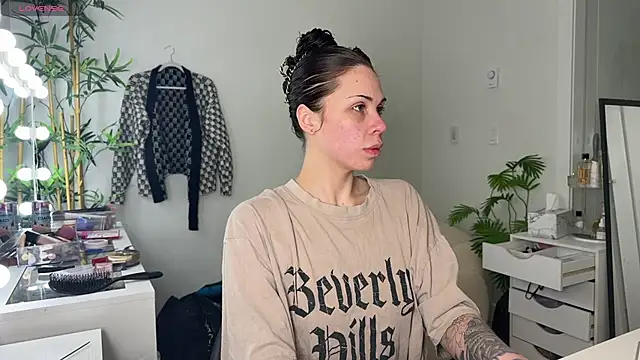 NattyFierros online show from April 8, 8:10 pm