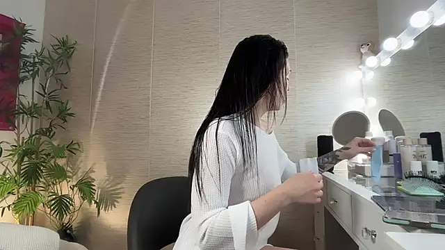 NattyFierros online show from May 19, 4:47 pm