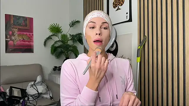 NattyFierros online show from October 26, 7:25 pm