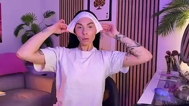 NattyFierros online show from October 16, 9:06 am