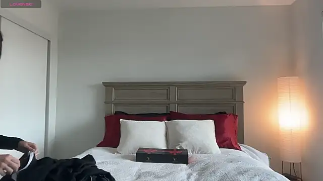 NattyFierros online show from March 4, 9:22 pm