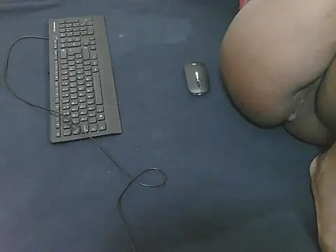 lella-0 online show from February 11, 5:46 pm