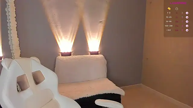 amber curly online show from December 6, 5:17 pm