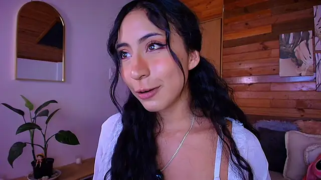 Snapshot of amber_curly chatting on June 17, 8:52 pm amber curly online show from June 17, 8:52 pm