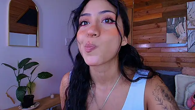 amber curly online show from June 1, 8:41 pm
