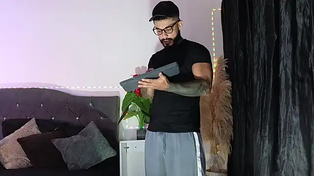 john cartter1 online show from April 5, 12:12 pm