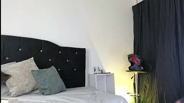 john cartter1 online show from October 22, 11:09 am