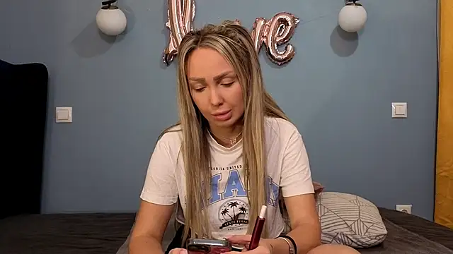 Snapshot of AnnaMaee chatting on February 28, 9:12 pm AnnaMaee online show from February 28, 9:12 pm