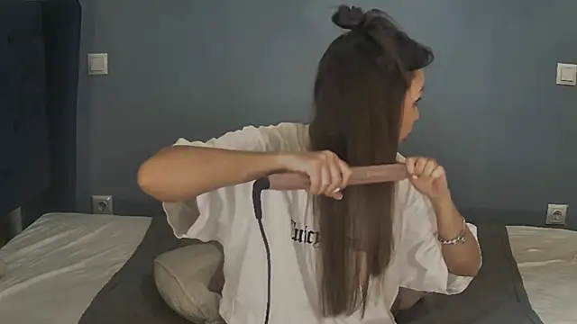 Snapshot of AnnaMaee chatting on January 16, 11:27 pm AnnaMaee online show from January 16, 11:27 pm