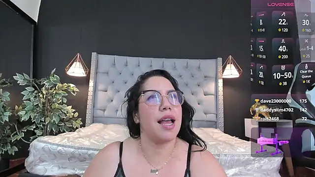 Snapshot of angeline_blake_ chatting on March 1, 1:43 am angeline blake online show from March 1, 1:43 am