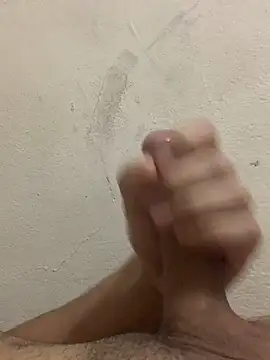 Snapshot of rodrig3105 chatting on February 15, 3:09 am rodrig3105 online show from February 15, 3:09 am