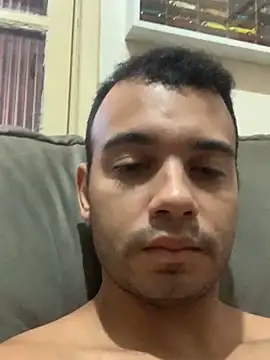 Snapshot of rodrig3105 chatting on February 6, 1:32 pm rodrig3105 online show from February 6, 1:32 pm