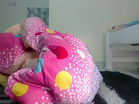 Snapshot of Fine_baby0001 chatting on May 10, 5:59 pm Fine baby0001 online show from May 10, 5:59 pm