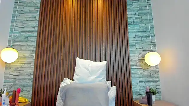 alannavidal online show from December 17, 8:25 pm