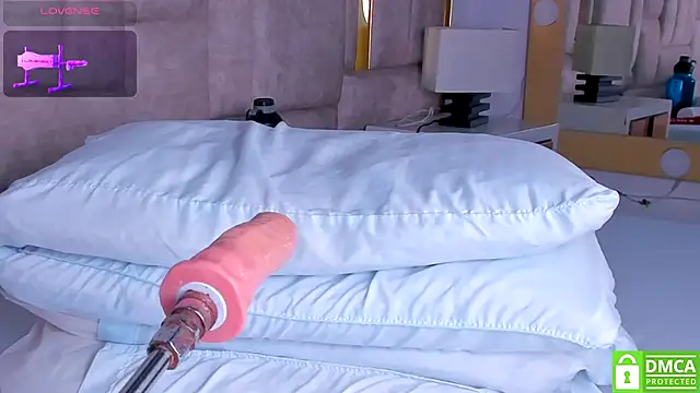 Snapshot of Eris_Rose chatting on November 12, 8:12 pm Eris Rose online show from November 12, 8:12 pm