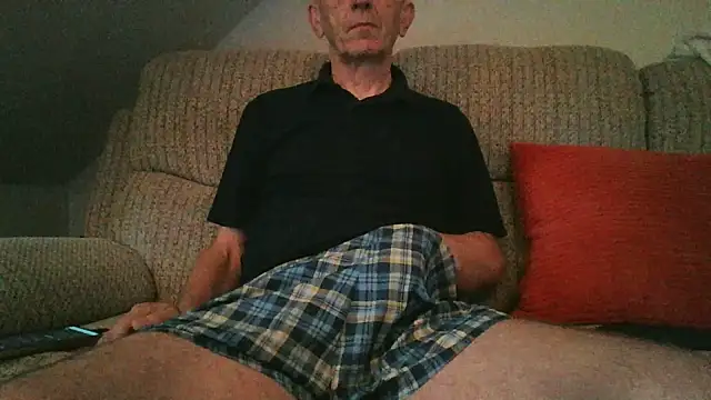Snapshot of mr_english50 chatting on June 18, 5:06 am mr english50 online show from June 18, 5:06 am