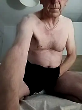 Snapshot of mr_english50 chatting on November 22, 10:41 pm mr english50 online show from November 22, 10:41 pm