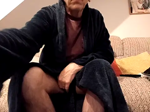 Snapshot of mr_english50 chatting on October 25, 6:12 am mr english50 online show from October 25, 6:12 am