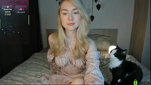 TheVanessaMaes online show from March 14, 9:32 pm