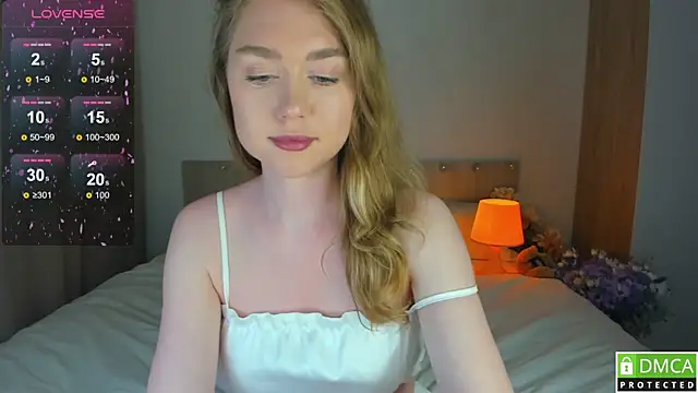 Snapshot of TheVanessaMaes chatting on February 19, 2:55 am TheVanessaMaes online show from February 19, 2:55 am