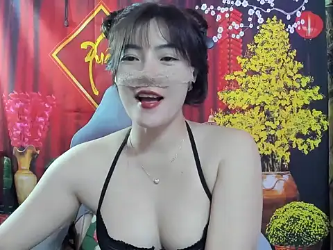 Sugar lipsz online show from February 28, 9:20 am