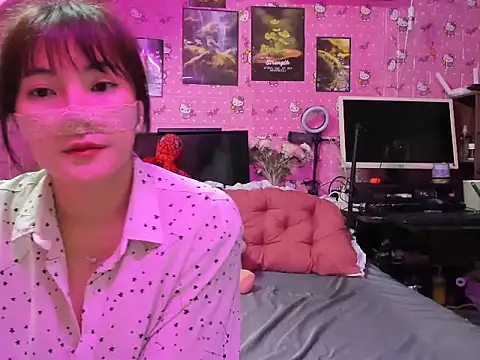 Sugar lipsz online show from May 12, 11:05 am