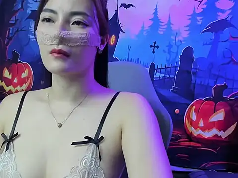 Sugar lipsz online show from October 16, 6:32 am