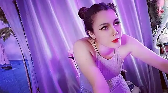 Sugar lipsz online show from March 4, 4:20 pm