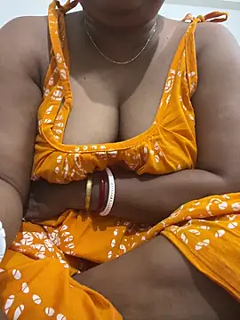 Snapshot of Nancy-22 chatting on November 18, 11:46 am Nancy-22 online show from November 18, 11:46 am