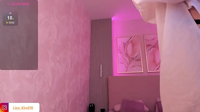 Snapshot of juicy-pussy chatting on February 13, 6:09 am juicy-pussy online show from February 13, 6:09 am