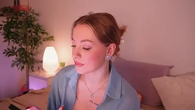 Snapshot of kris69kiss chatting on March 4, 12:57 pm kris69kiss online show from March 4, 12:57 pm