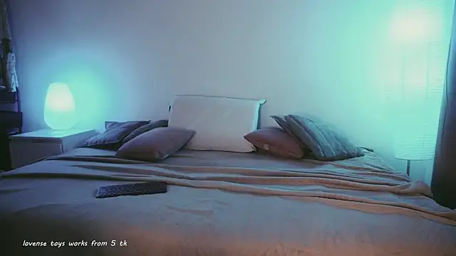 kris69kiss online show from October 23, 4:05 pm