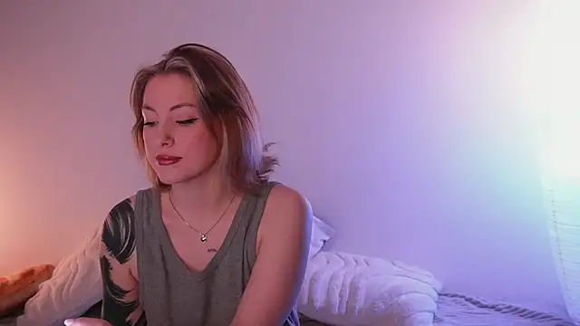 Snapshot of kris69kiss chatting on January 11, 2:02 pm kris69kiss online show from January 11, 2:02 pm