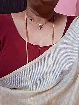 Snapshot of ananya956 chatting on April 29, 9:57 am ananya956 online show from April 29, 9:57 am