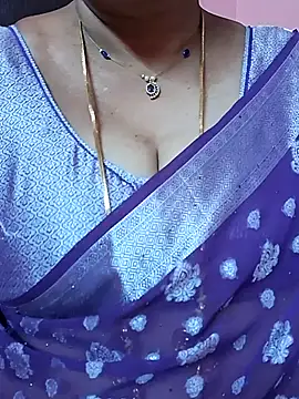 Snapshot of ananya956 chatting on May 5, 7:11 am ananya956 online show from May 5, 7:11 am