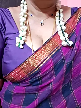 Snapshot of ananya956 chatting on May 7, 10:35 pm ananya956 online show from May 7, 10:35 pm